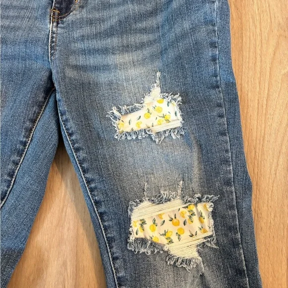 Judy Blue Skinny Fit Mid Rise Distressed Floral Patchwork Jeans Size 9 / 29 - Picture 2 of 7